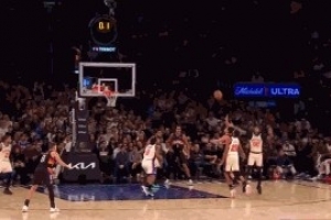 神来之笔！布克压哨抛投2+1 太阳一波13-0结束第三节