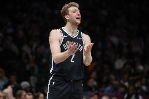 篮网主帅：沃尔夫防守非常积极能换防小个子 他也是不错的篮板手