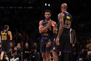 ESPN：珍妮认为詹姆斯该对球队选布朗尼心怀感激 但她感觉LBJ并没