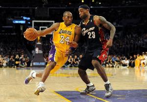 2010年的今天：科比超越张伯伦 成为NBA历史上最年轻25000分先生