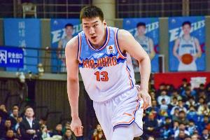替补打得好！李炎哲5中3拿到9分7板2断2帽 正负值+24