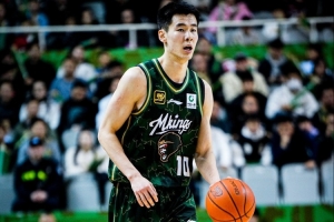 又是尽力局！郭昊文21中9&三分13中5空砍30分6板6助 加时犯满毕业