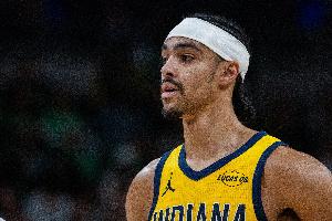传射俱佳！内姆哈德16中10拿到27分7板11助 三分7中4