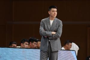 媒体人：杨鸣和辽篮之间算是互相成就 他已经鞠躬尽瘁了