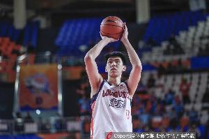 徐昕球迷投票南区前场第3但媒体代表投票第11 无缘全明星首发阵容