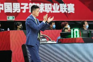 媒体人：辽篮末节仅得4分 这离谱表现耐人寻味 杨鸣辞职是种解脱