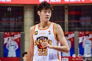媒体人：王浩然持球水平不行&不会打手递手 希望能好好利用间歇期