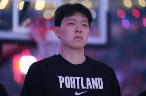 解说：杨瀚森篮下能护筐 打吉尔也有把握 下半场多给点时间呗
