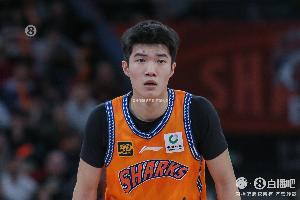 给你也点赞！偰李永炜替补32分钟 10中5&三分4中2贡献16分7板8助