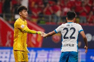 媒体人：西海岸今年肯定会卖李昊杨希 现在在等更好报价