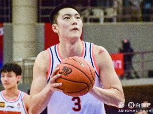 效率低！胡明轩9投仅2中拿到10分 正负值-10