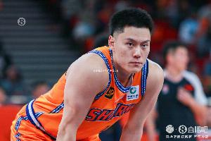 记者：李弘权应该是今晚要复出了 李添荣要在第二阶段才能复出