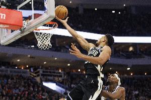 急！Amick：勇士现在能为字母出的首轮最多 但到休赛期别队有更多