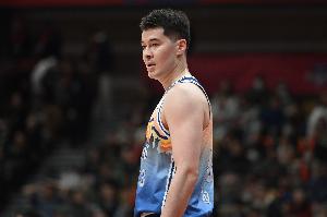 弹无虚发！阿不都沙拉木半场5中5拿到11分2板 正负值+18