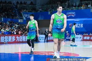 全靠首发拉分！天津半场首发五虎4人打满20分钟 也有4人得分上双