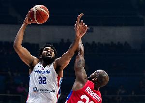 Stein提醒：NBA还要找人顶替字母哥、以及决定唐斯的全明星身份