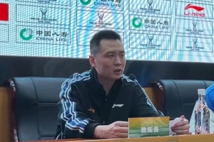 卢伟：很多年轻球员没上场机会但都刻苦训练 点名表扬偰李永炜