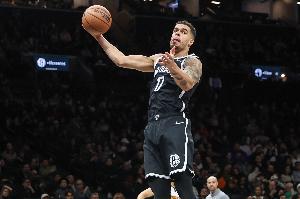 这防守差远了！小迈克尔·波特半场10中7轻松砍下20分6板3助
