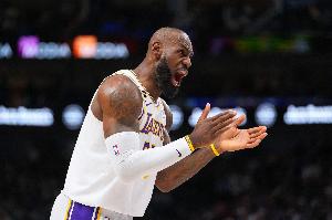 夸梅：詹姆斯连续进总决赛都是NBA安排的剧本 但他总决赛却掉链子