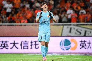 沪媒：海港新春佳节捍卫主场荣誉，颜骏凌把惨案扑成平局