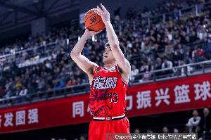 韩乔生：郭艾伦刚复出就遭遇伤病 每次倒下都是对身体&意志的考验