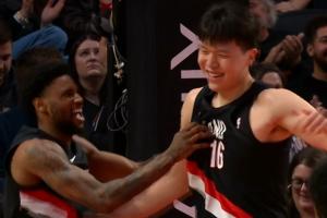 🤩韦斯利晃倒对手 吸引防守给杨瀚森 小杨双手暴扣2+1！
