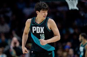 媒体人：杨瀚森打G联盟也有价值 可以保持技能稳定感受节奏和对抗