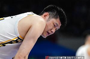 力战难救主！胡金秋14投8中&罚球14中12 空砍29分12篮板1助攻