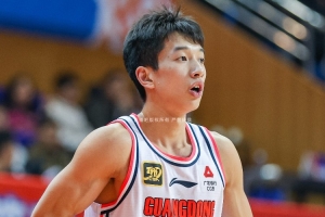 🏀潜力赛-杨溢7分3板6助2断 冯傲8分3板2助 广东击败新疆