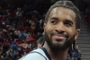 字正腔圆 很标准！山东外援克里斯疑似朝球迷飙脏话：QNMD SB！