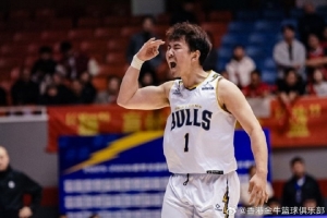 客场赢球📸帅照来袭 香港金牛锁定本赛季NBL常规赛积分榜头名