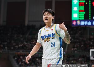 赵睿首次以客队球员身份对阵广东 他上次在宏远主场打球是23年4月