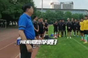 如何出人头地❓️中国足协宋凯寄语小球员：必须比别人更努力
