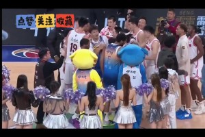 这一刻，仿佛梦回当年...😭😭