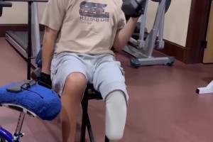 身残志坚🫡球爹社媒晒视频，截肢后仍坚持健身训练