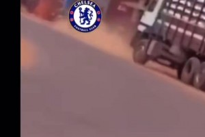 网友恶搞本赛季的英超：看到曼联我直接笑喷了😂