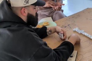 网友恶搞！据说这是战胜雄鹿后的巴特勒😂