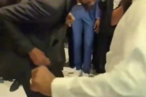 气质拿捏的死死的！名场面：KD展现魔性舞蹈！