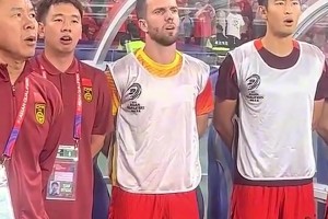 博主质疑伊万：你换上塞鸟然后换下韦世豪我是理解不了