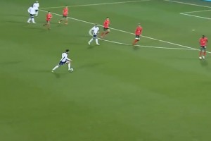 🤩世界波达人！恩瓦内里在英格兰U21比赛上演精彩兜射破门
