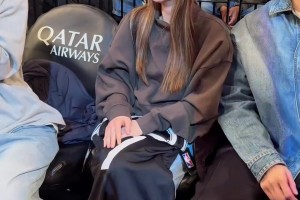 这是哪找的巴萨女球迷……肚子上那个是钉子嘛🤔