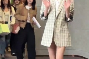尤文球迷心中的女神，美女演员陈都灵这大长腿😍