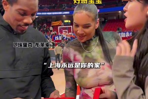 东契奇这人气真可以！在灰熊主场也这么多球迷追着要签名