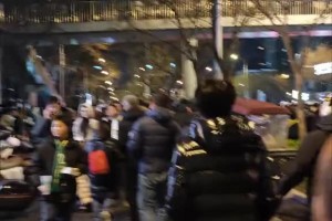 赛后国安球迷街头大喊：马宁SB！😅