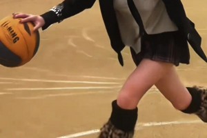 太晃了 这简直就是运球滴神😍