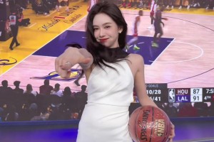 美娜：Aka湖人最强第六人 美娜 申请出战😎