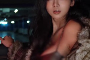 森林球迷指着曼联球迷高唱：埃兰加离开是因为你太差劲了！