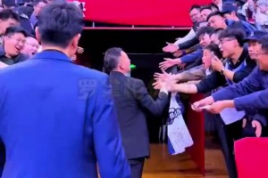 豪华亮眼但是...🤔英格兰2006世界杯上的首发阵容