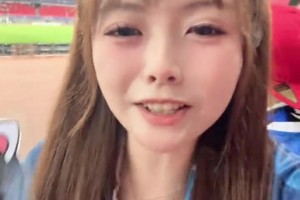 见证绝平！武汉三镇还有这么可爱的美女球迷😍