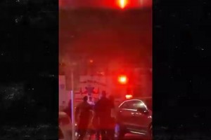 波波维奇在餐馆突然晕倒 被担架抬上救护车🙏
